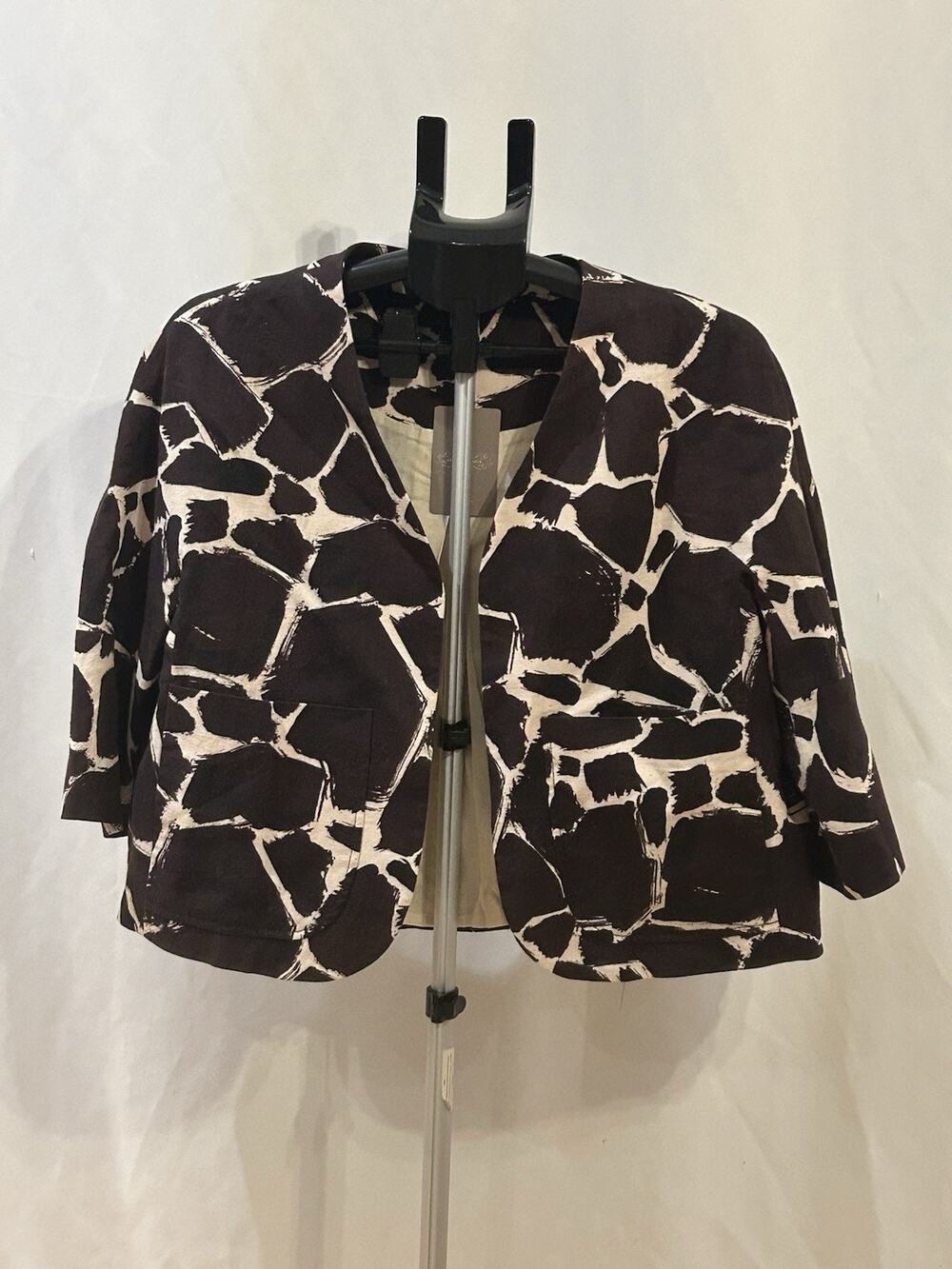 NWT Leifsdottir Linen Medium Collarless Giraffe Print Crop Blazer